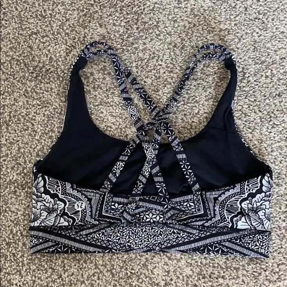 Lululemon Sports Bra Size 4 - Picture 2 of 3